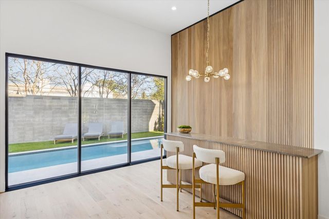 4002 Meadow Lake Lane, Houston, TX 77027