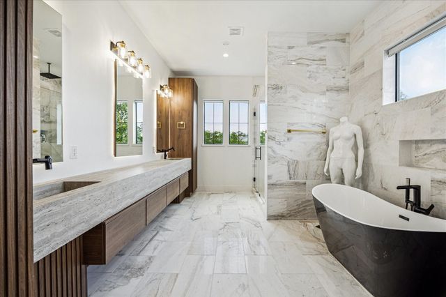 4002 Meadow Lake Lane, Houston, TX 77027