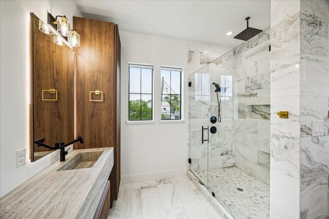 4002 Meadow Lake Lane, Houston, TX 77027