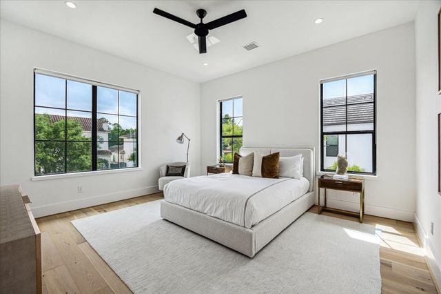 4002 Meadow Lake Lane, Houston, TX 77027