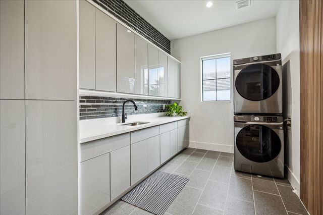 4002 Meadow Lake Lane, Houston, TX 77027