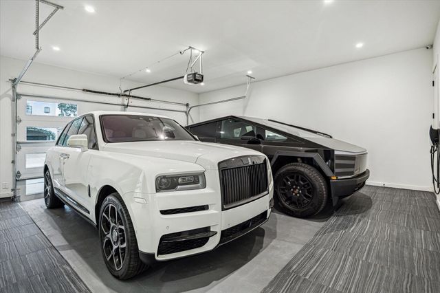 4002 Meadow Lake Lane, Houston, TX 77027