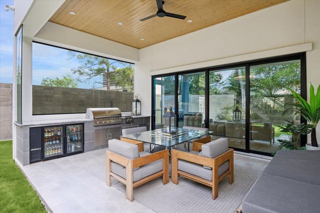 4002 Meadow Lake Lane, Houston, TX 77027