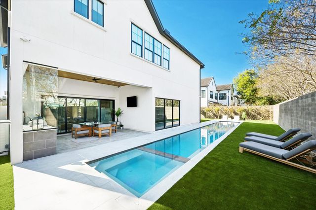 4002 Meadow Lake Lane, Houston, TX 77027