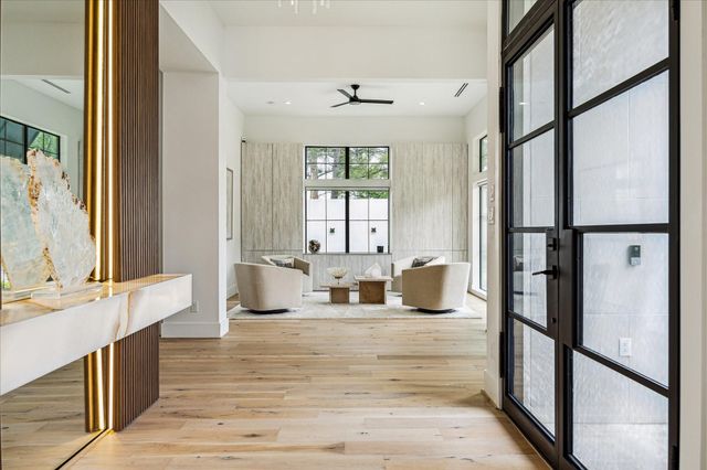 4002 Meadow Lake Lane, Houston, TX 77027