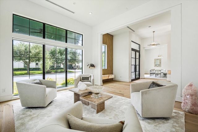 4002 Meadow Lake Lane, Houston, TX 77027