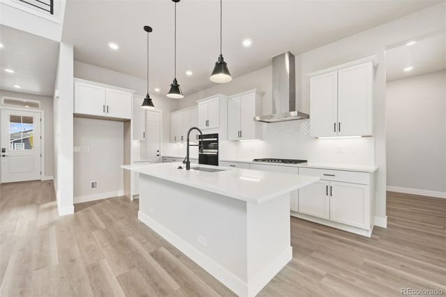 1675 Sundown Run Drive, Windsor, CO 80550