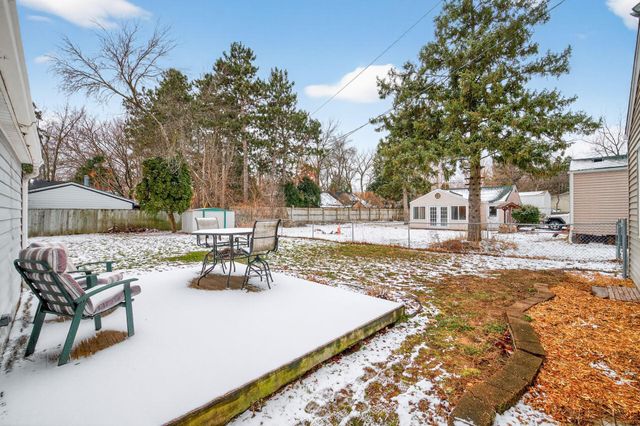 1848 Highway 96 E, White Bear Lake, MN 55110