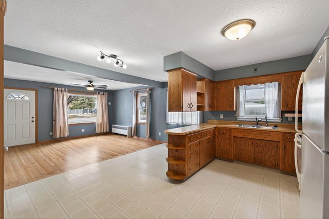 1848 Highway 96 E, White Bear Lake, MN 55110