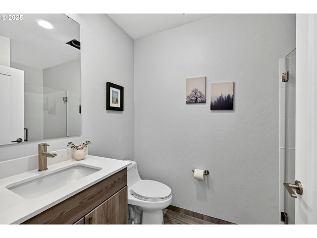 7224 Ne Going St, Portland, OR 97218