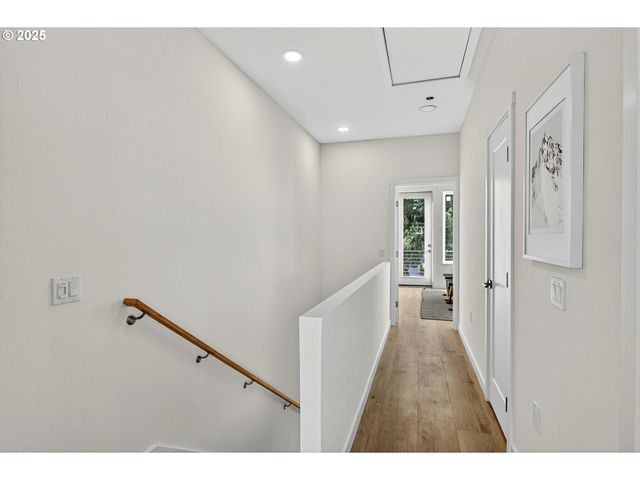 7224 Ne Going St, Portland, OR 97218