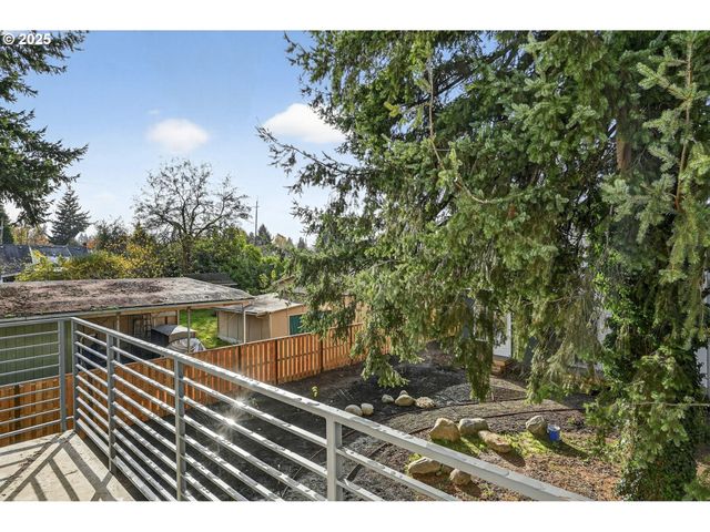 7224 Ne Going St, Portland, OR 97218