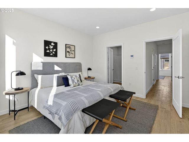 7224 Ne Going St, Portland, OR 97218