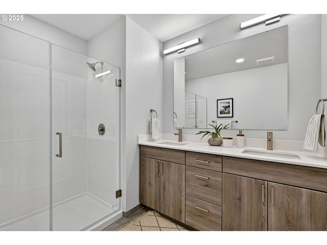 7224 Ne Going St, Portland, OR 97218