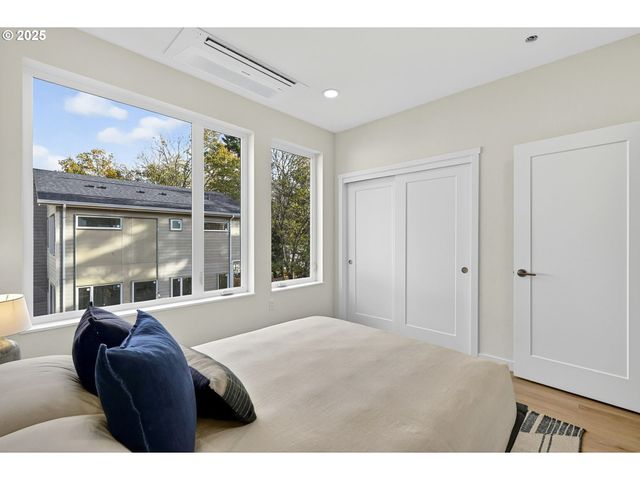 7224 Ne Going St, Portland, OR 97218