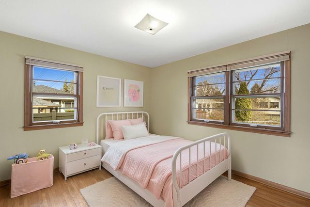 7042 Ewing Avenue N, Brooklyn Center, MN 55429