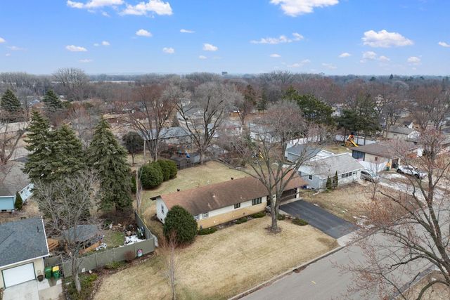 7042 Ewing Avenue N, Brooklyn Center, MN 55429