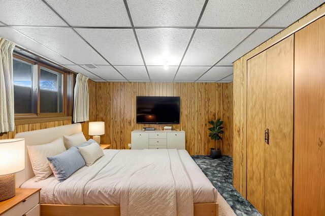 7042 Ewing Avenue N, Brooklyn Center, MN 55429