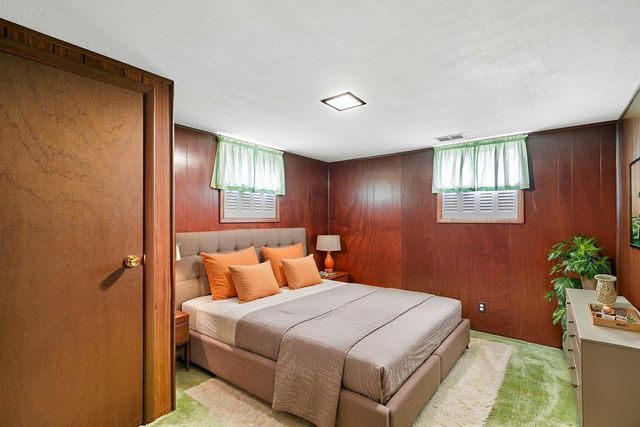 7042 Ewing Avenue N, Brooklyn Center, MN 55429