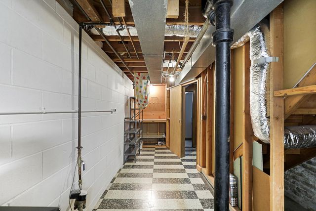 7042 Ewing Avenue N, Brooklyn Center, MN 55429