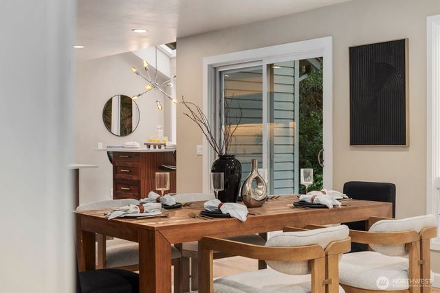 22720 NE 46th Street, Redmond, WA 98053