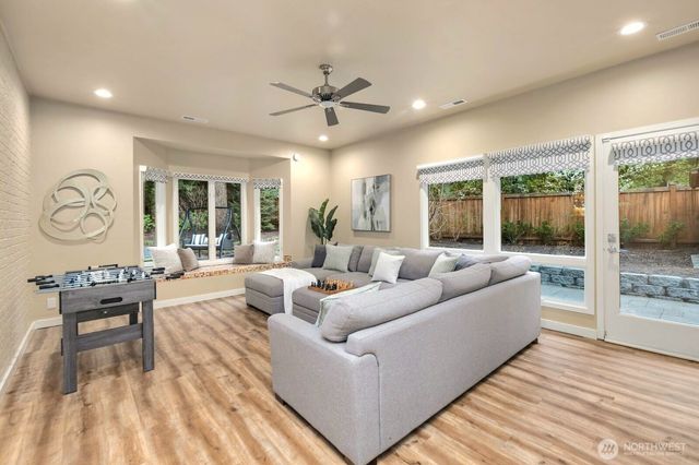 22720 NE 46th Street, Redmond, WA 98053