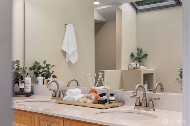 22720 NE 46th Street, Redmond, WA 98053