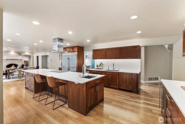 22720 NE 46th Street, Redmond, WA 98053