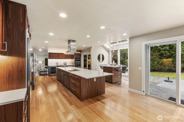 22720 NE 46th Street, Redmond, WA 98053