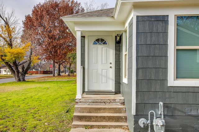 4912 Almena Road, River Oaks, TX 76114