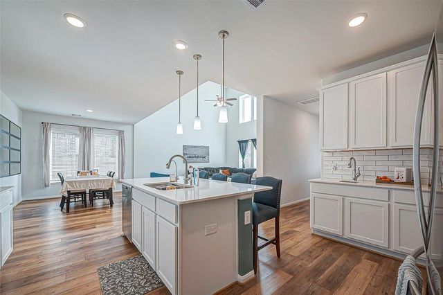 2805 Vanilla Sky Lane, La Marque, TX 77568