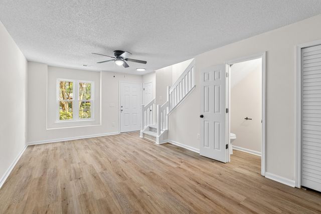 8032 Shadow Oak Drive, North Charleston, SC 29406