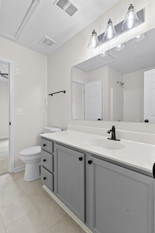 8032 Shadow Oak Drive, North Charleston, SC 29406