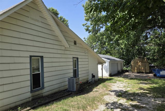 403 N I Street, Indianola, IA 50125