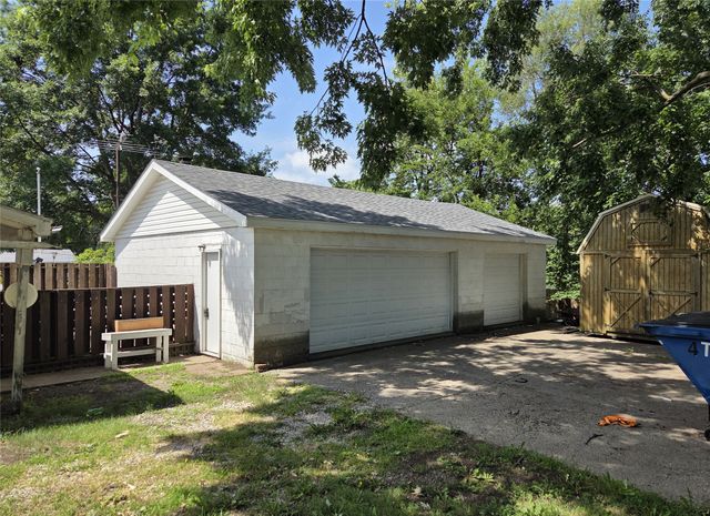 403 N I Street, Indianola, IA 50125