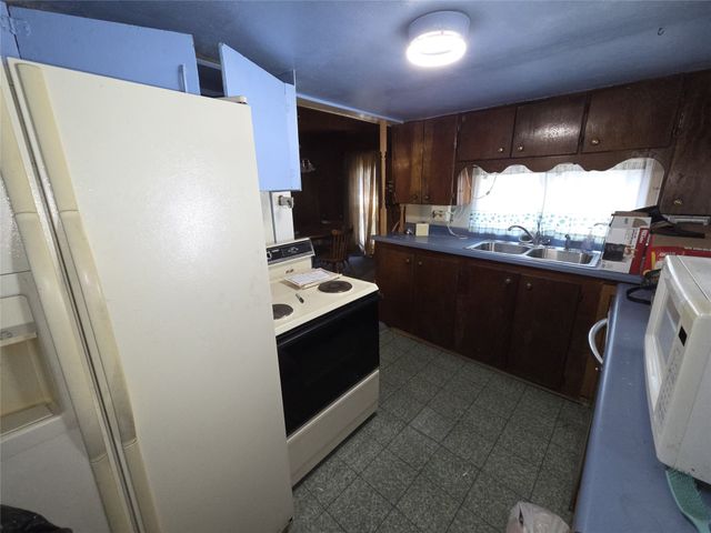 403 N I Street, Indianola, IA 50125
