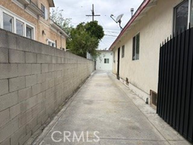 6121 Miles Avenue 2, Huntington Park, CA 90255