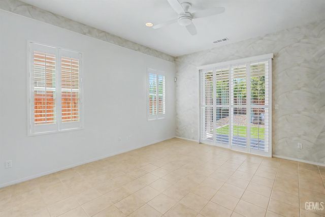 9803 Petersburg Place, Bakersfield, CA 93306
