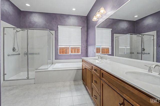 9803 Petersburg Place, Bakersfield, CA 93306