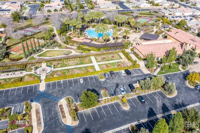 9803 Petersburg Place, Bakersfield, CA 93306