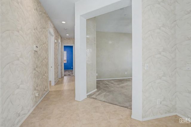9803 Petersburg Place, Bakersfield, CA 93306