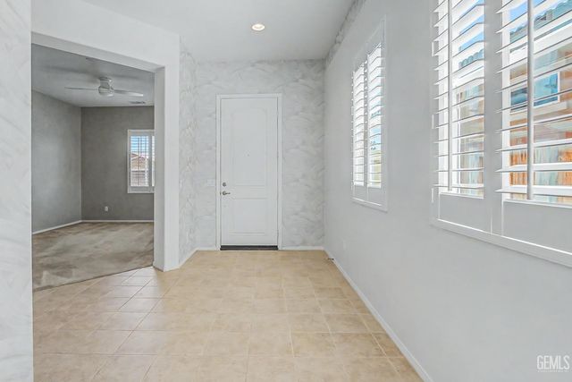 9803 Petersburg Place, Bakersfield, CA 93306