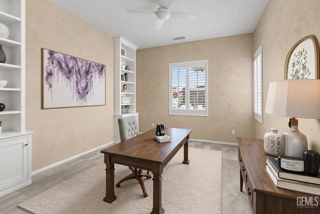 9803 Petersburg Place, Bakersfield, CA 93306