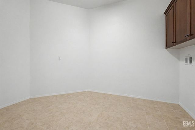 9803 Petersburg Place, Bakersfield, CA 93306