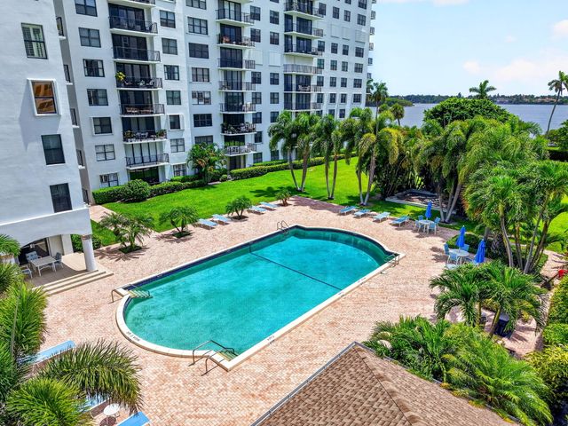 3800 WASHINGTON Road 708, West Palm Beach, FL 33405