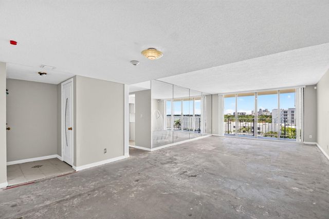3800 WASHINGTON Road 708, West Palm Beach, FL 33405