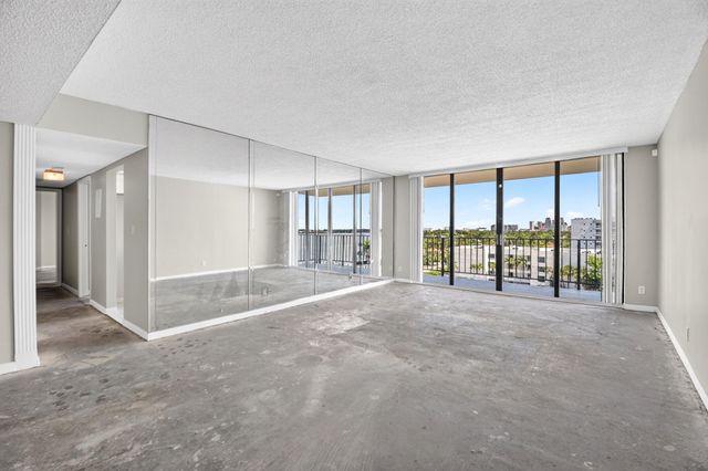 3800 WASHINGTON Road 708, West Palm Beach, FL 33405