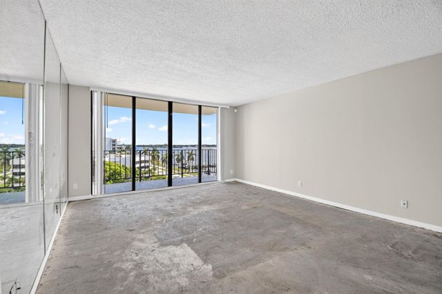 3800 WASHINGTON Road 708, West Palm Beach, FL 33405
