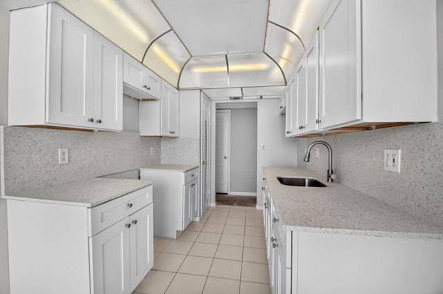 3800 WASHINGTON Road 708, West Palm Beach, FL 33405