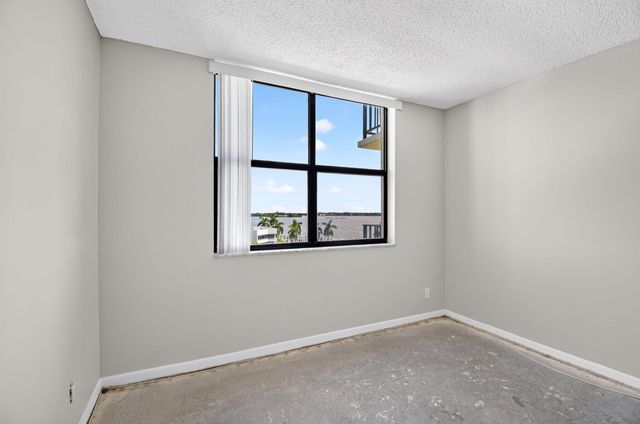 3800 WASHINGTON Road 708, West Palm Beach, FL 33405